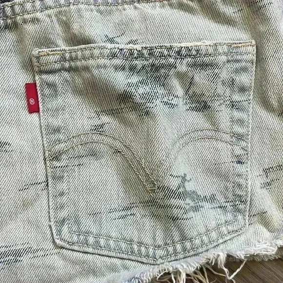 🔥Levi’s🔥 | Vintage jeans shorts with surfers and palm tree designs - Picture 14 of 16